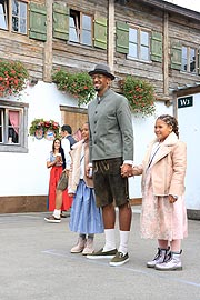 Jerome Boateng kam mit  Kindern (Foto: Martin Schmitz)